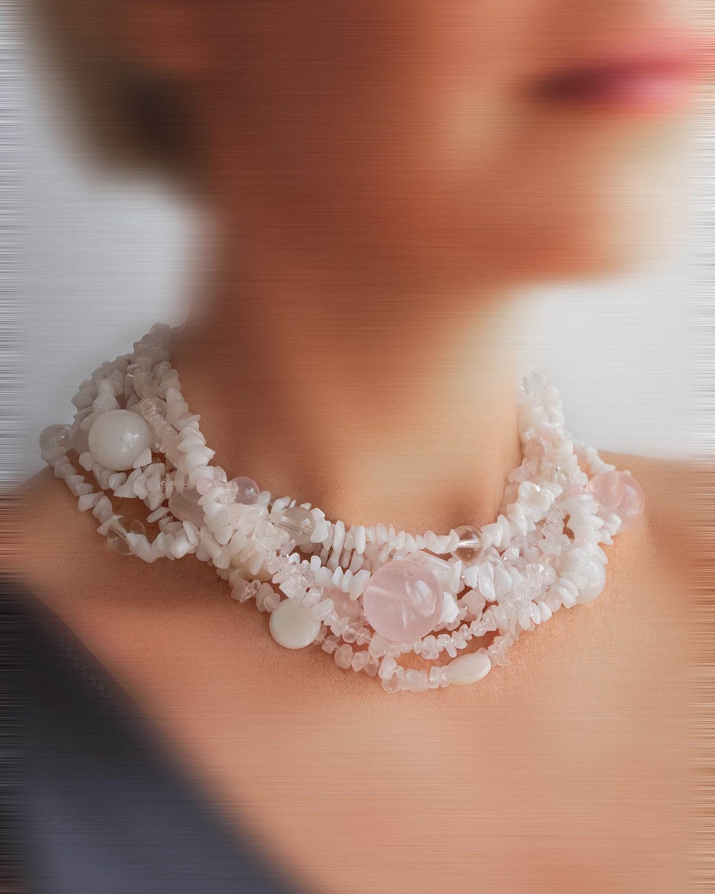 Collar de cuarzo multicapa