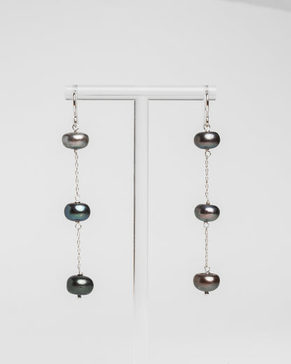 Sterling silver black pearl drop earrings with baroque freshwater pearls. Long handmade statement earrings 