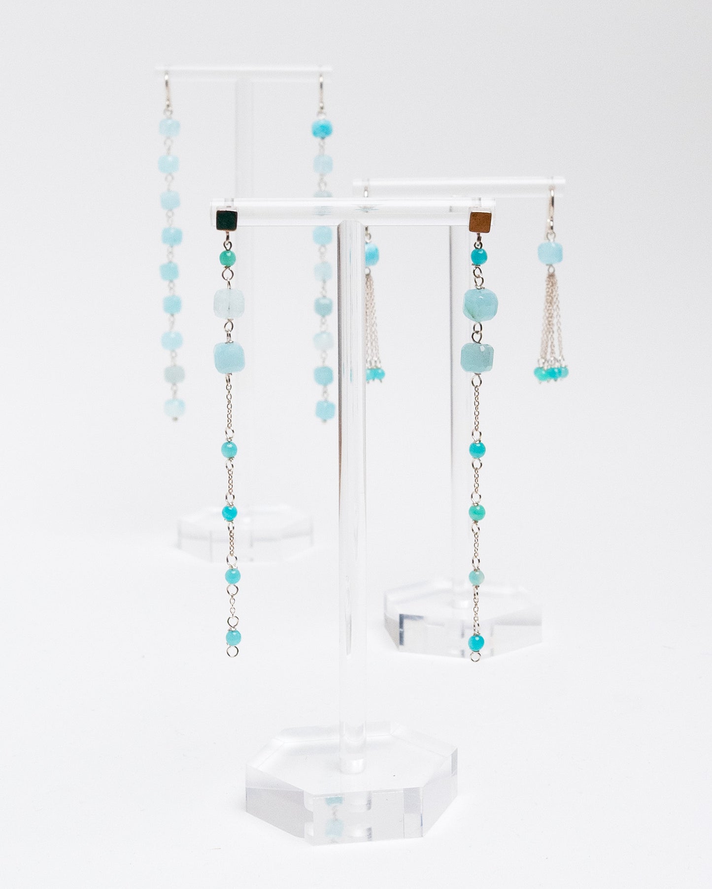 Pendientes artesanales de amazonita con cadena de plata